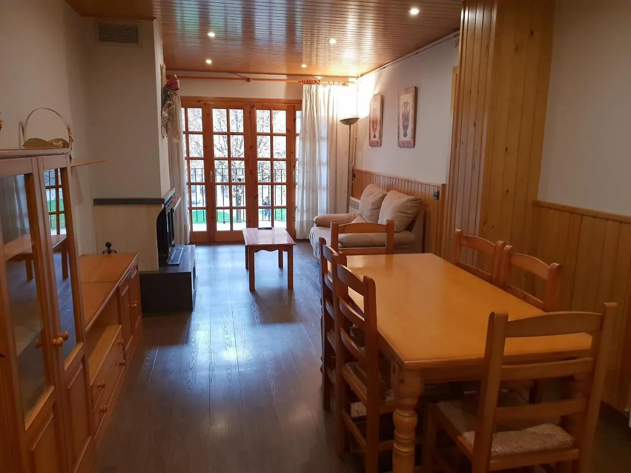 Apartaments Cal Noi Camprodon 0*,